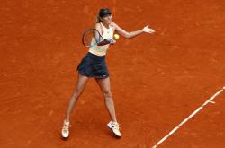 YIHAO- 李娜与莎拉波娃正在进行第一局对决 