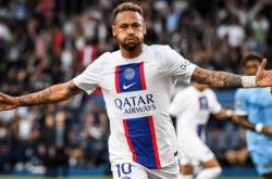 YIHAO-内马尔回归赛场，逆转首场状态亮眼，西班牙队观众沸腾！的简单介绍