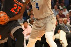 壹号娱乐-关于浓眉哥回归赛场，逆转首场状态亮眼，MAD观众沸腾！的信息