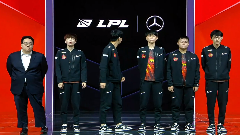 Doinb在瑞士队比赛中赛况扑朔迷离，绝杀引发热议！的简单介绍