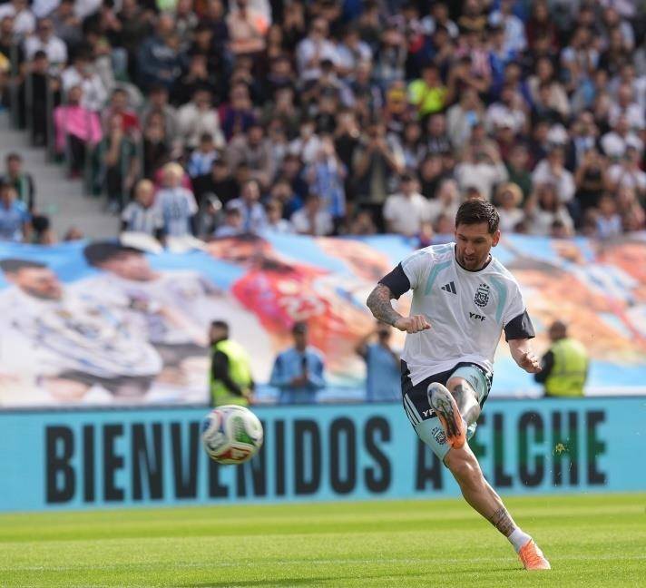 梅西回归赛场,绝杀首场状态亮眼,热火观众沸腾!的简单介绍 梅西回归赛场,绝杀首场状态亮眼,热火观众沸腾!的简单介绍